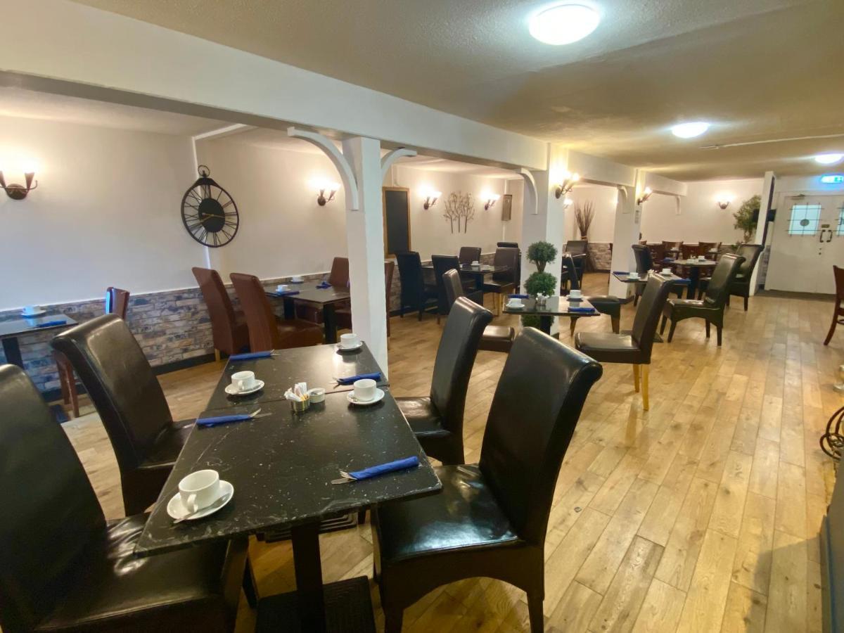 The County Hotel - Self Check-In, Ultra Fast Wi-Fi, Free Parking, Central Location Selkirk Exterior photo