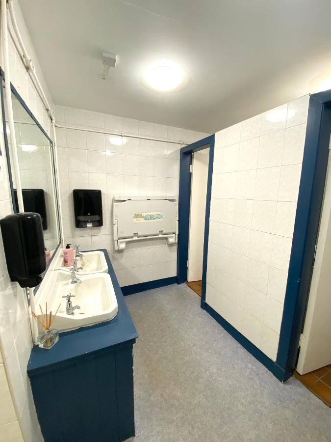 The County Hotel - Self Check-In, Ultra Fast Wi-Fi, Free Parking, Central Location Selkirk Exterior photo
