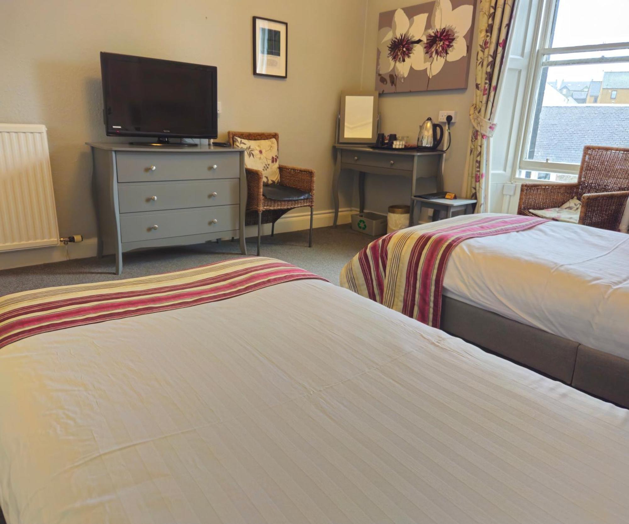 The County Hotel - Self Check-In, Ultra Fast Wi-Fi, Free Parking, Central Location Selkirk Exterior photo
