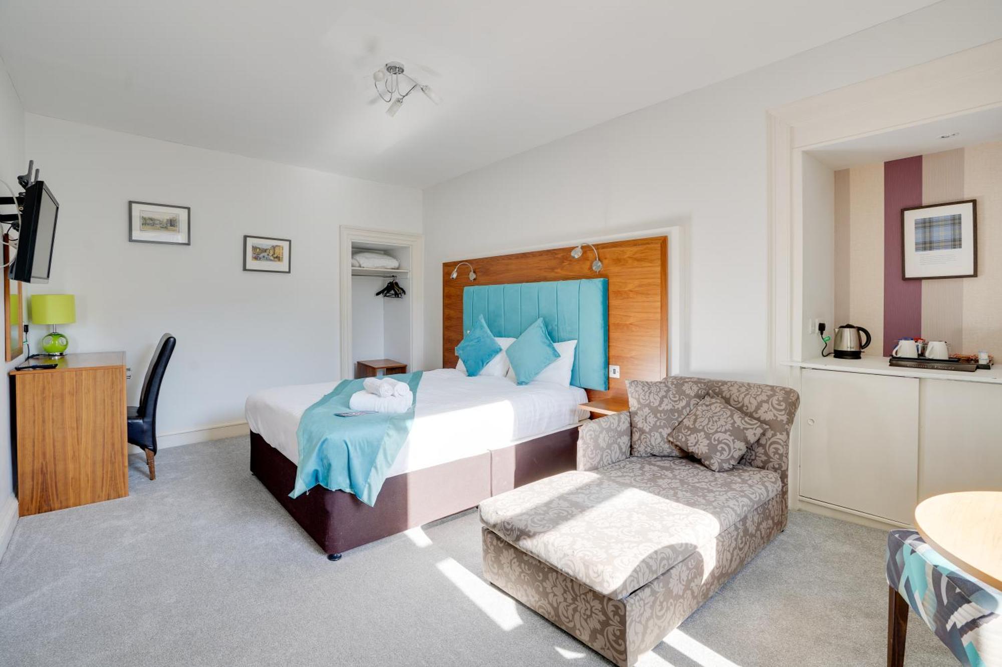 The County Hotel - Self Check-In, Ultra Fast Wi-Fi, Free Parking, Central Location Selkirk Exterior photo