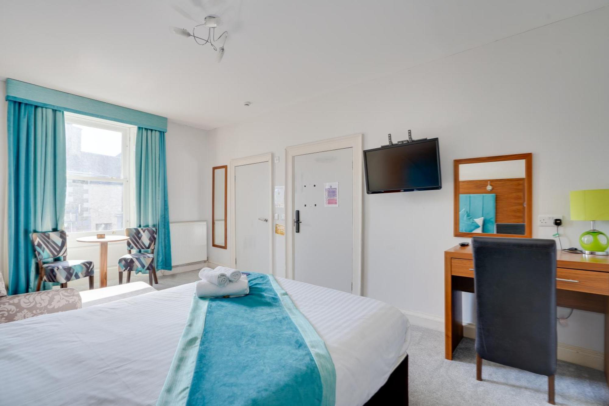 The County Hotel - Self Check-In, Ultra Fast Wi-Fi, Free Parking, Central Location Selkirk Exterior photo