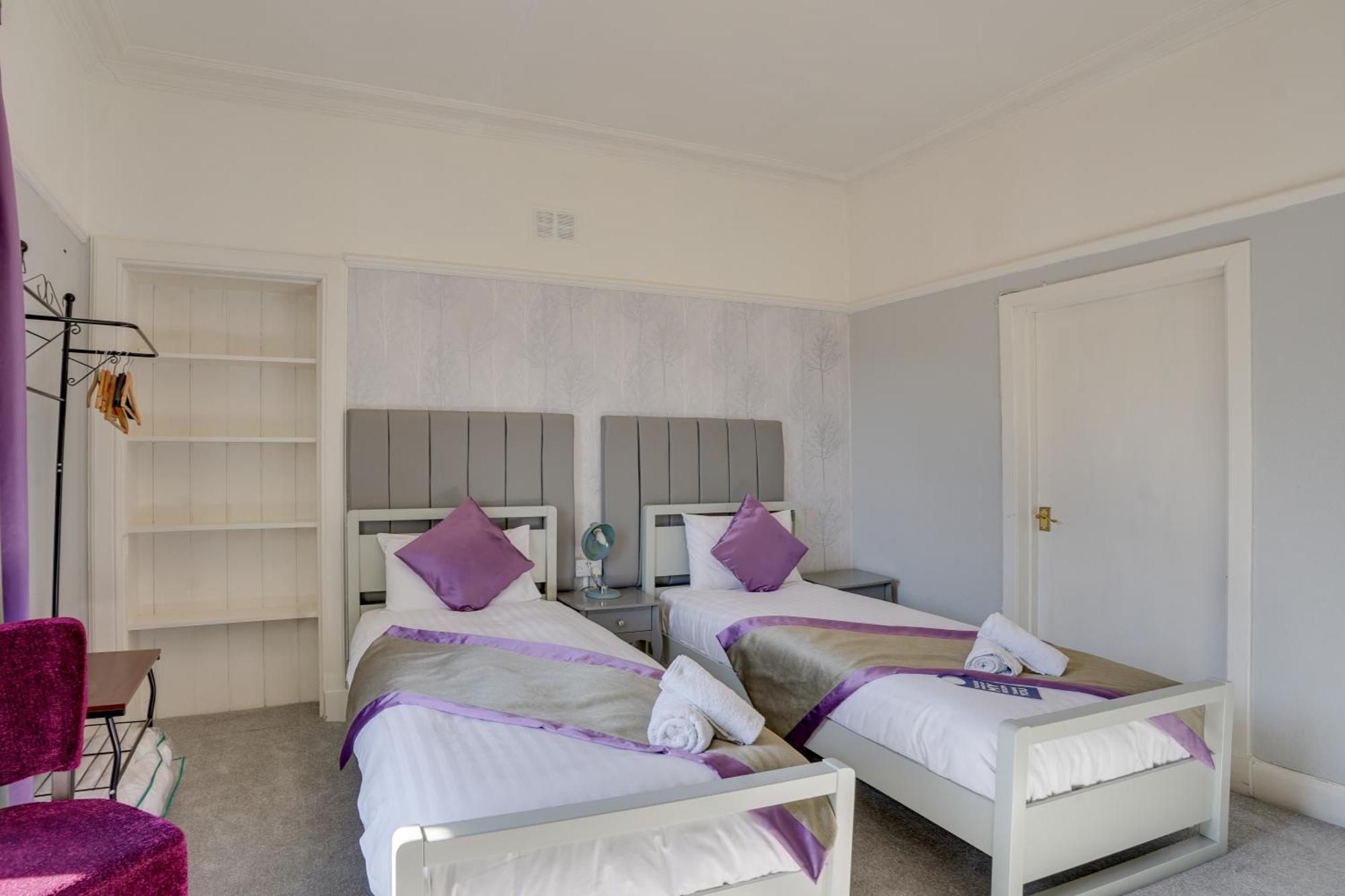 The County Hotel - Self Check-In, Ultra Fast Wi-Fi, Free Parking, Central Location Selkirk Exterior photo
