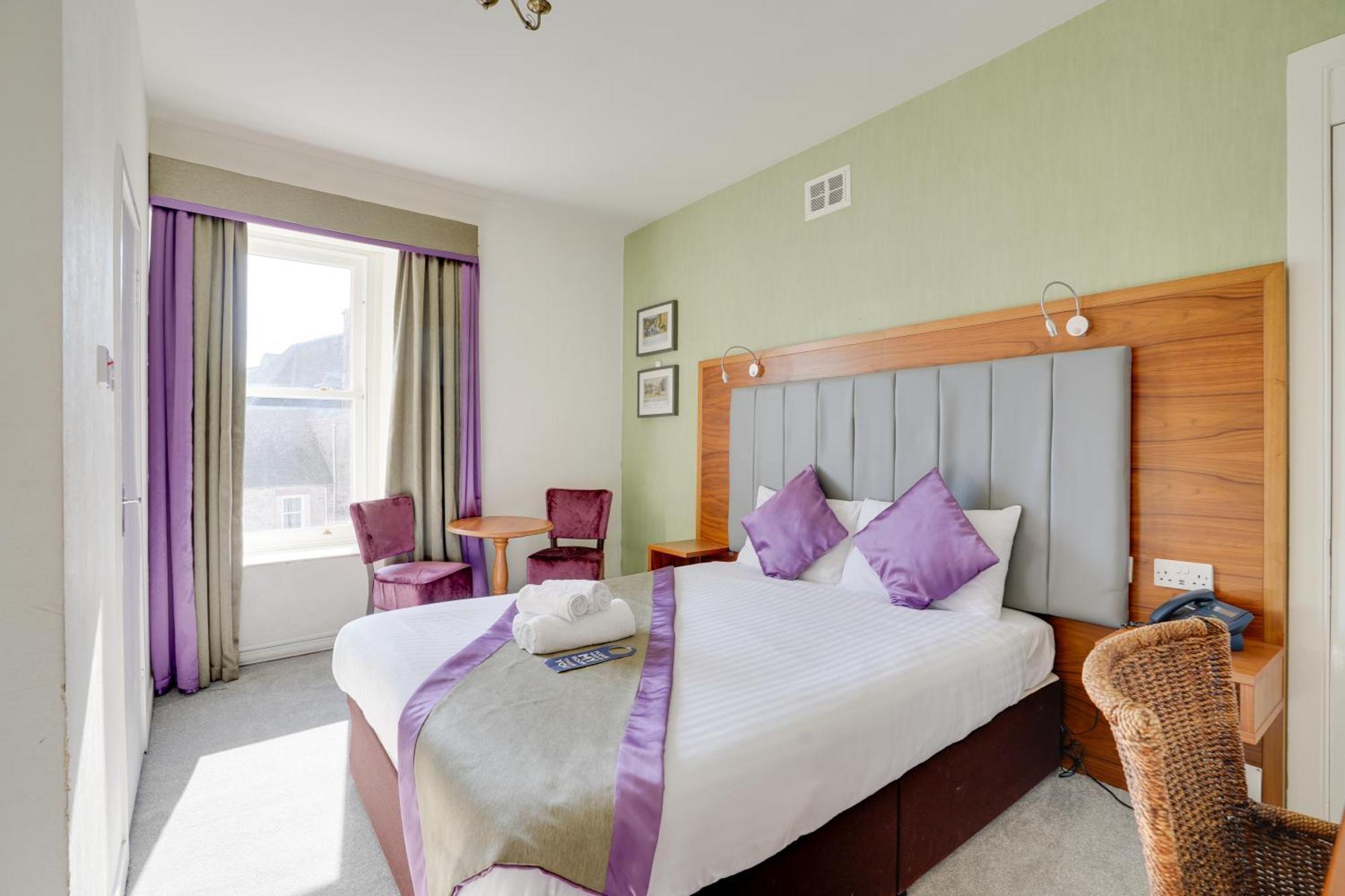 The County Hotel - Self Check-In, Ultra Fast Wi-Fi, Free Parking, Central Location Selkirk Exterior photo