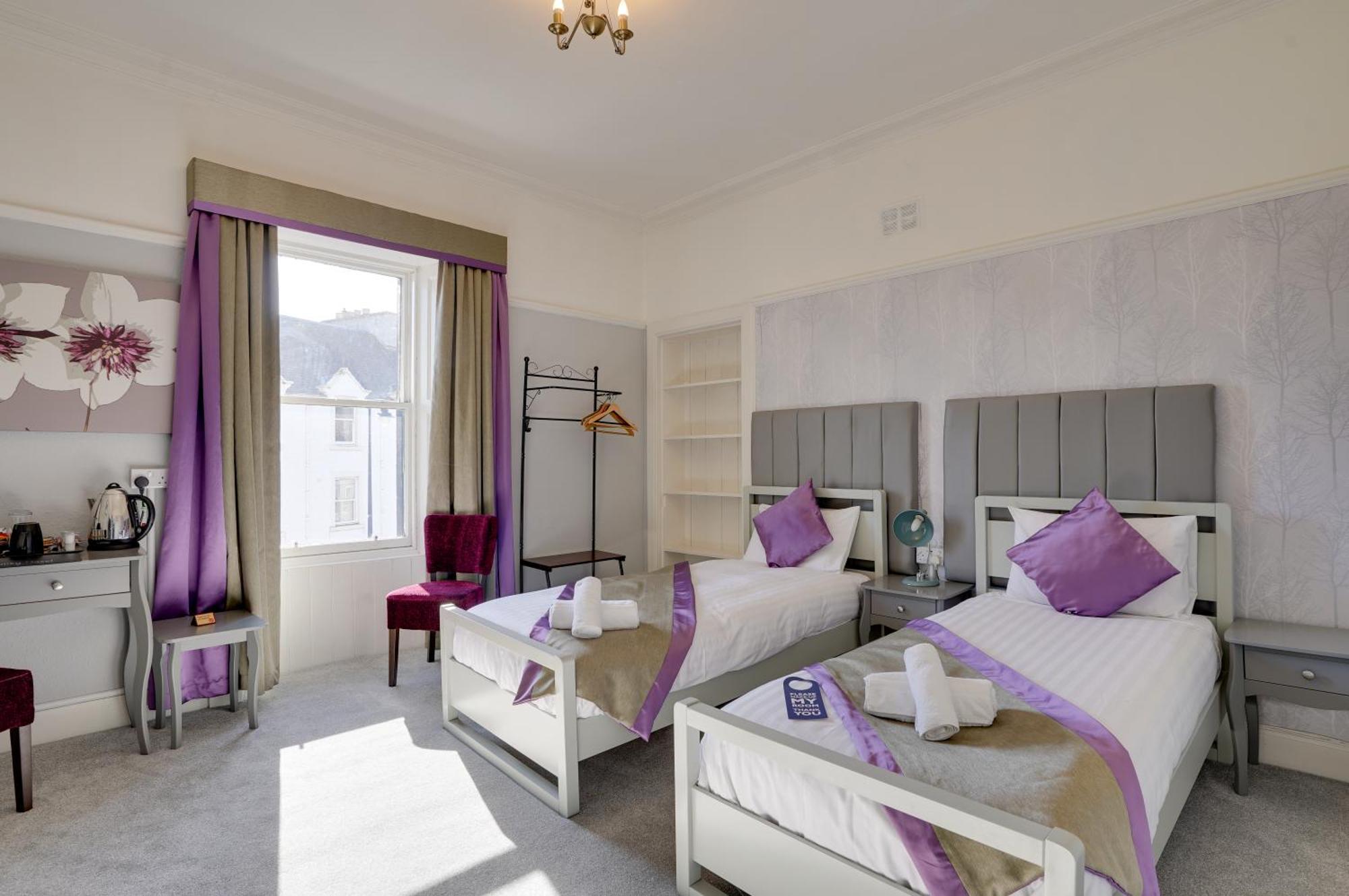 The County Hotel - Self Check-In, Ultra Fast Wi-Fi, Free Parking, Central Location Selkirk Exterior photo
