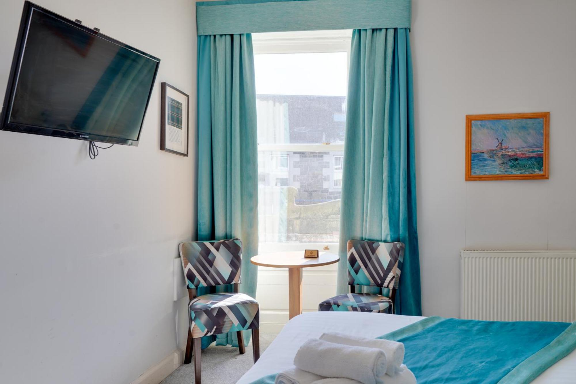The County Hotel - Self Check-In, Ultra Fast Wi-Fi, Free Parking, Central Location Selkirk Exterior photo