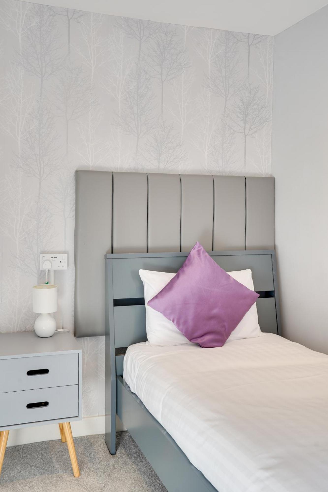 The County Hotel - Self Check-In, Ultra Fast Wi-Fi, Free Parking, Central Location Selkirk Exterior photo