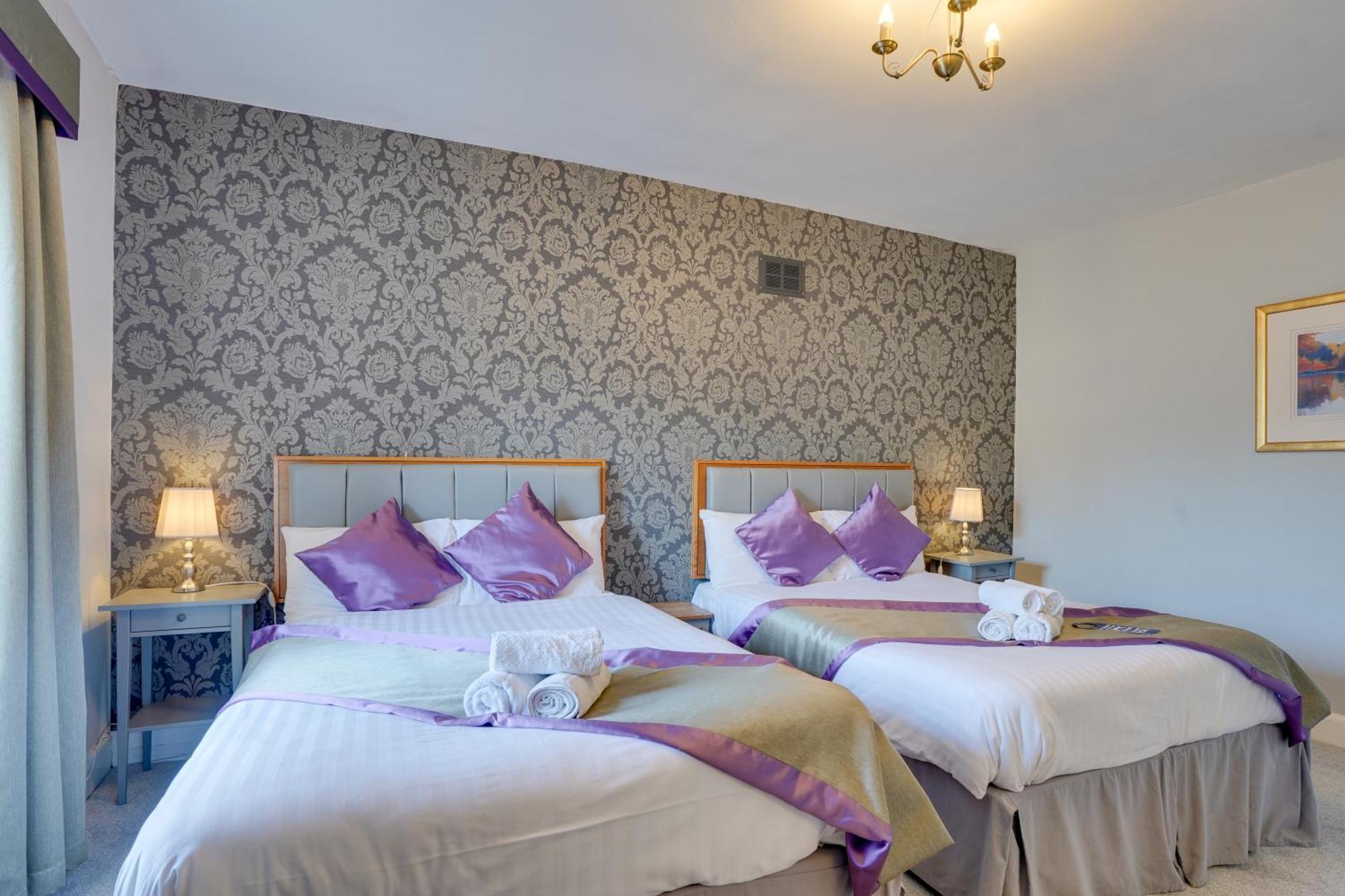 The County Hotel - Self Check-In, Ultra Fast Wi-Fi, Free Parking, Central Location Selkirk Exterior photo