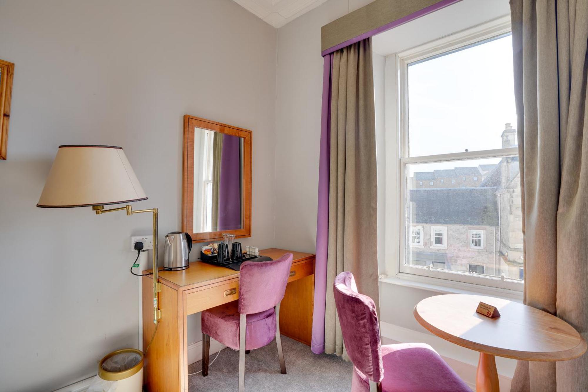 The County Hotel - Self Check-In, Ultra Fast Wi-Fi, Free Parking, Central Location Selkirk Exterior photo